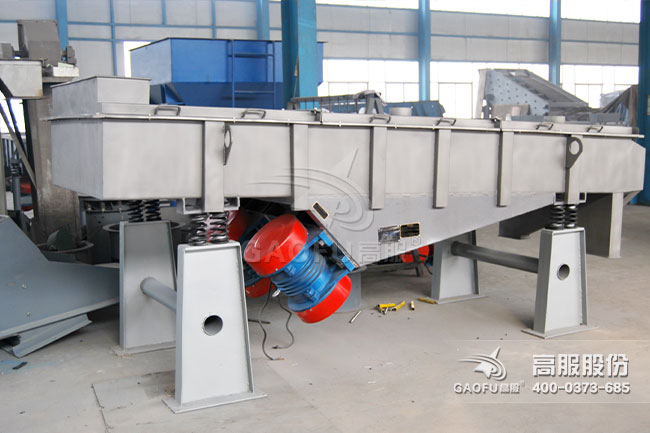 矿用直线筛实景