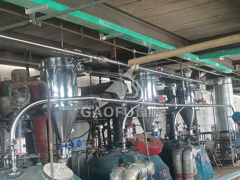 选择反应釜真空加料机工厂：性价比和售后服务哪个更重要？